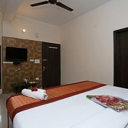 Hotel Avalon New Delhi Bagian luar foto