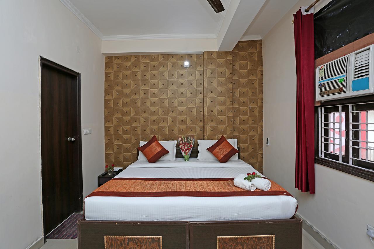 Hotel Avalon New Delhi Bagian luar foto