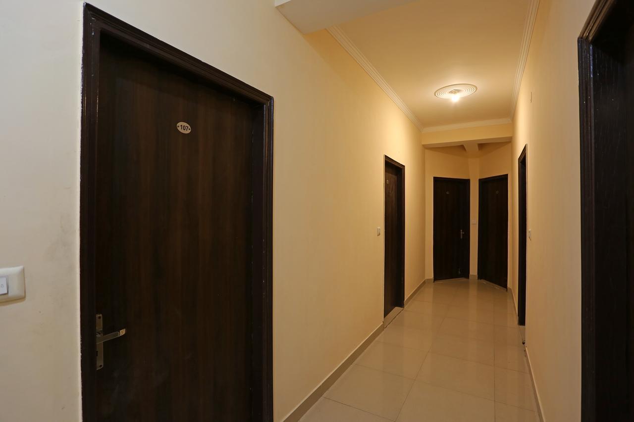 Hotel Avalon New Delhi Bagian luar foto