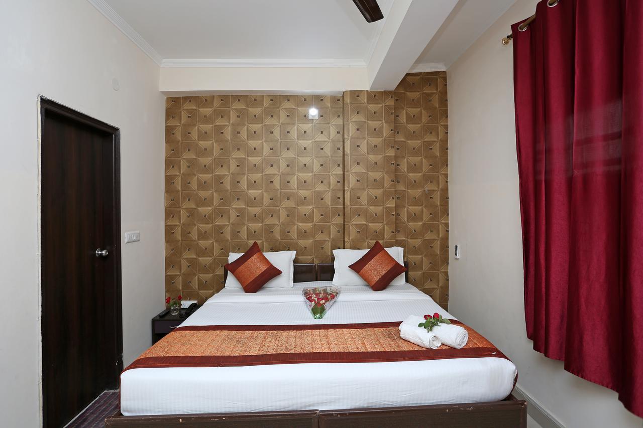 Hotel Avalon New Delhi Bagian luar foto