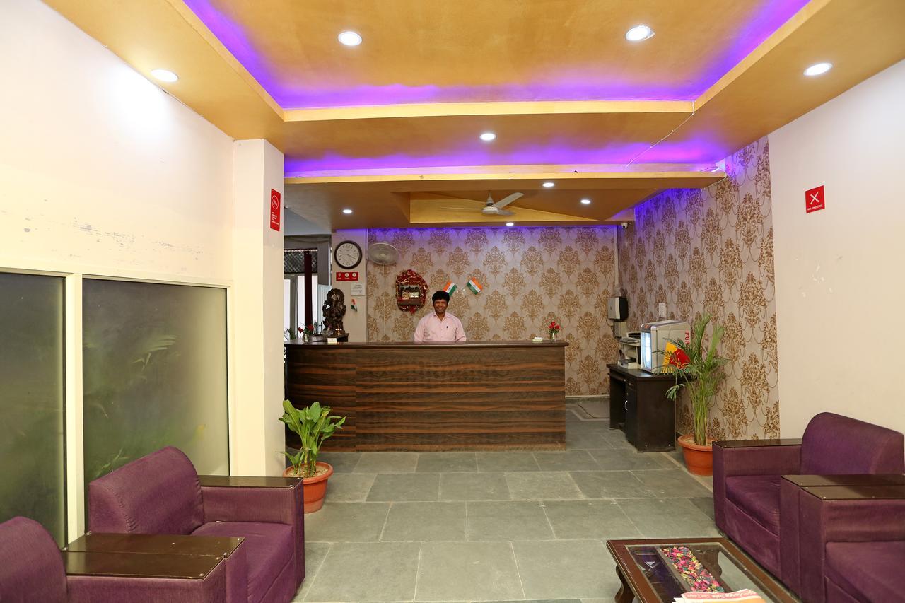 Hotel Avalon New Delhi Bagian luar foto