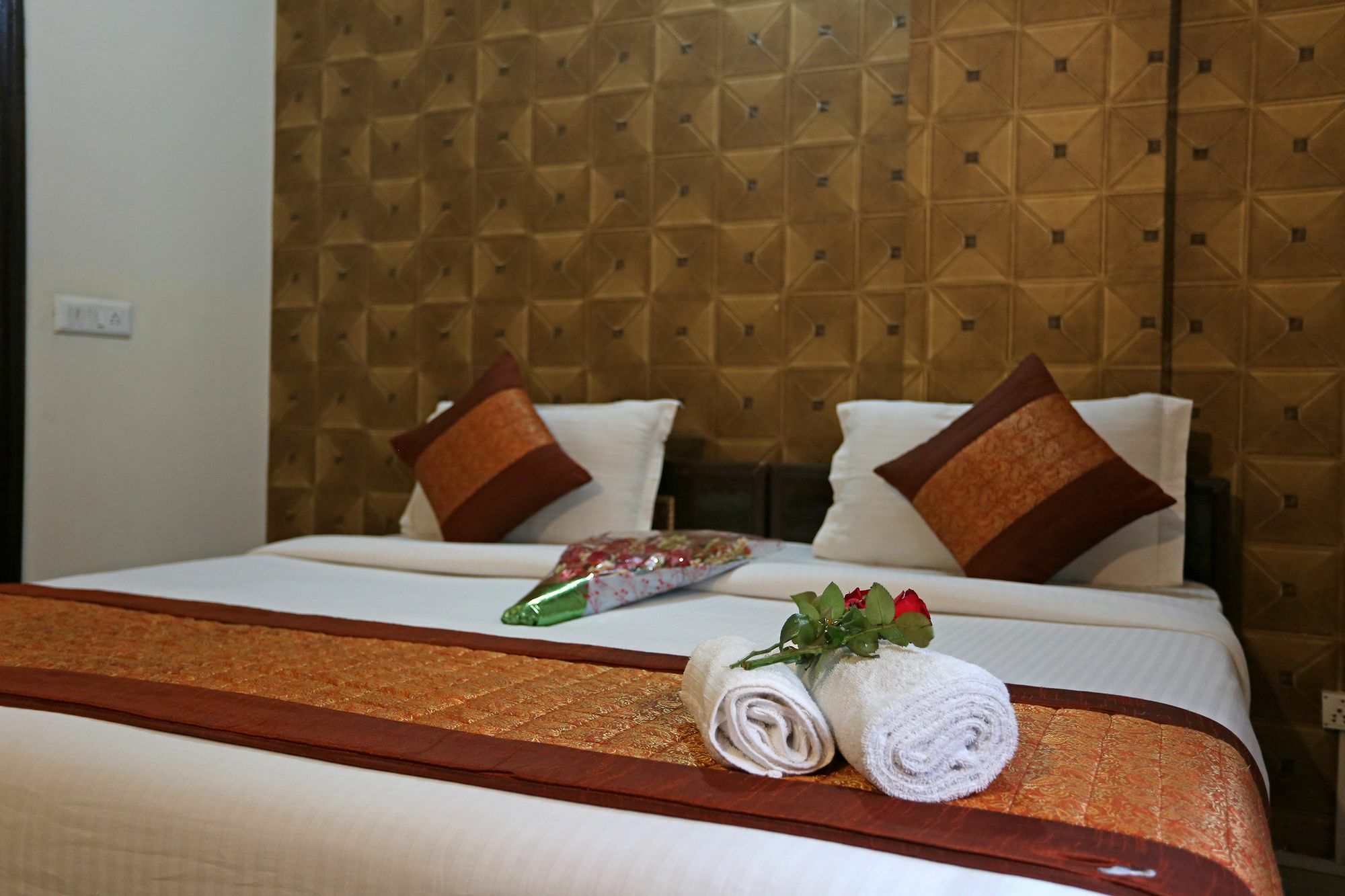 Hotel Avalon New Delhi Bagian luar foto